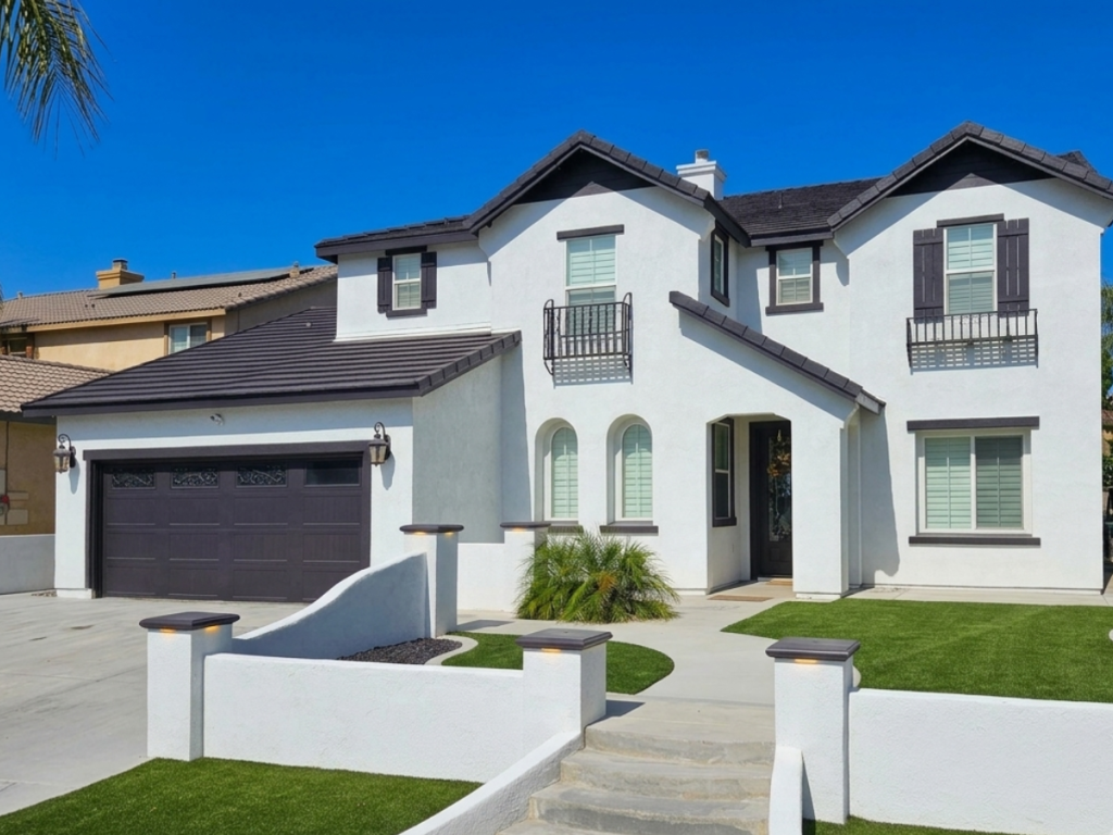 How a Home Remodeling Contractor Improves Your Home