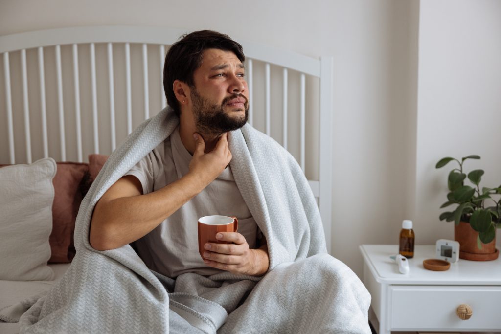 Morning Throat Dryness: Improve Hydration and Bedroom Humidity